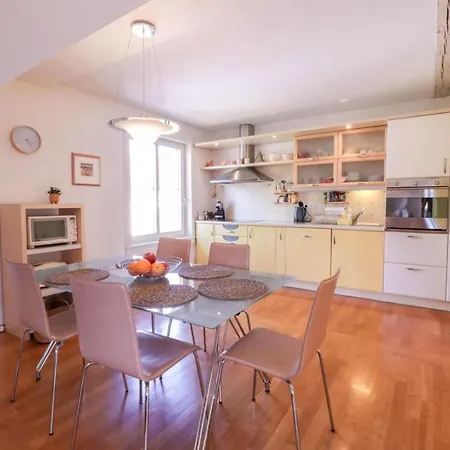 In The Heart Of With Views Apartment Bled