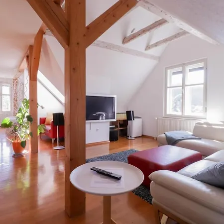 Apartment In The Heart Of With Views *