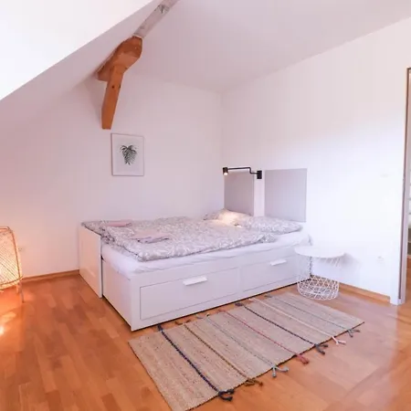 In The Heart Of With Views Apartman