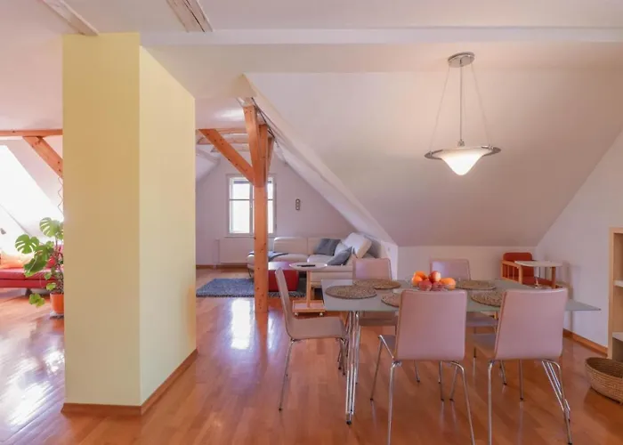 In The Heart Of With Views Apartment *